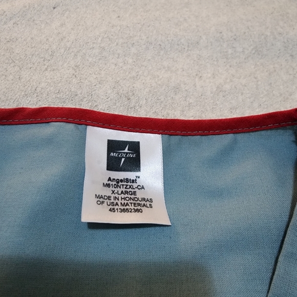 Medline AngelStat Unisex Reversible 2 Pocket Scrub Top XL Misty - Picture 2 of 2